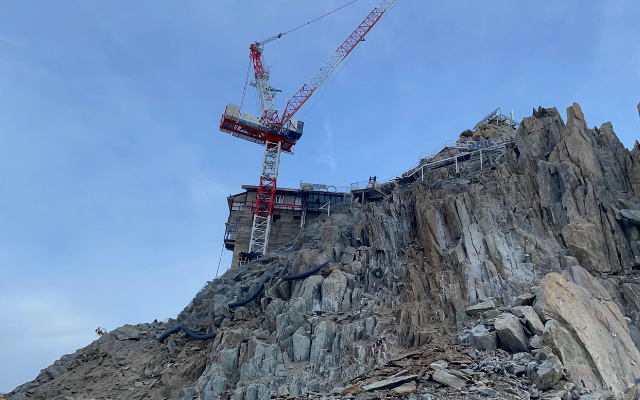 Sfida a 3300 metri: il cantiere impossibile sul Monte Bianco