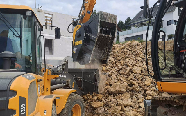 Aus Aushub wird Schotter – Recyceln auf der Baustelle spart Kosten