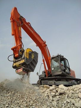  - Interview with Mr. Joze Olevski in Macedonia - Using the excavator as a crushing machine is very convenient as you get two in one