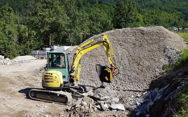 News - An MB-C50 crusher bucket at work in a natural park in Slovenia