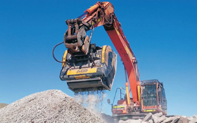 MB Crusher will set a live demonstration with its machines.